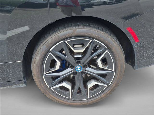 Used 2024 BMW iX xDrive50 w/ Premium Package AWD/4WD image 21