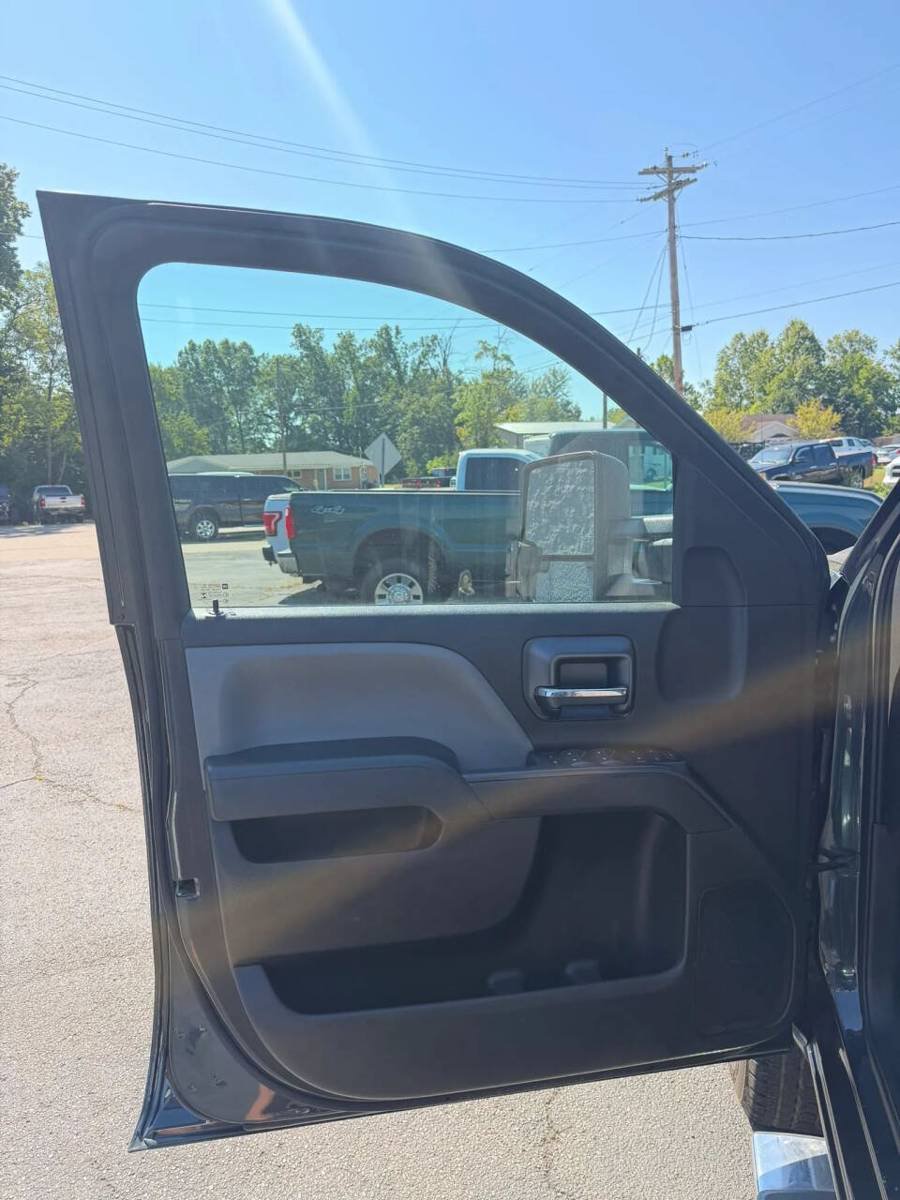 Used 2019 Chevrolet Silverado 2500 W/T AWD/4WD image 13