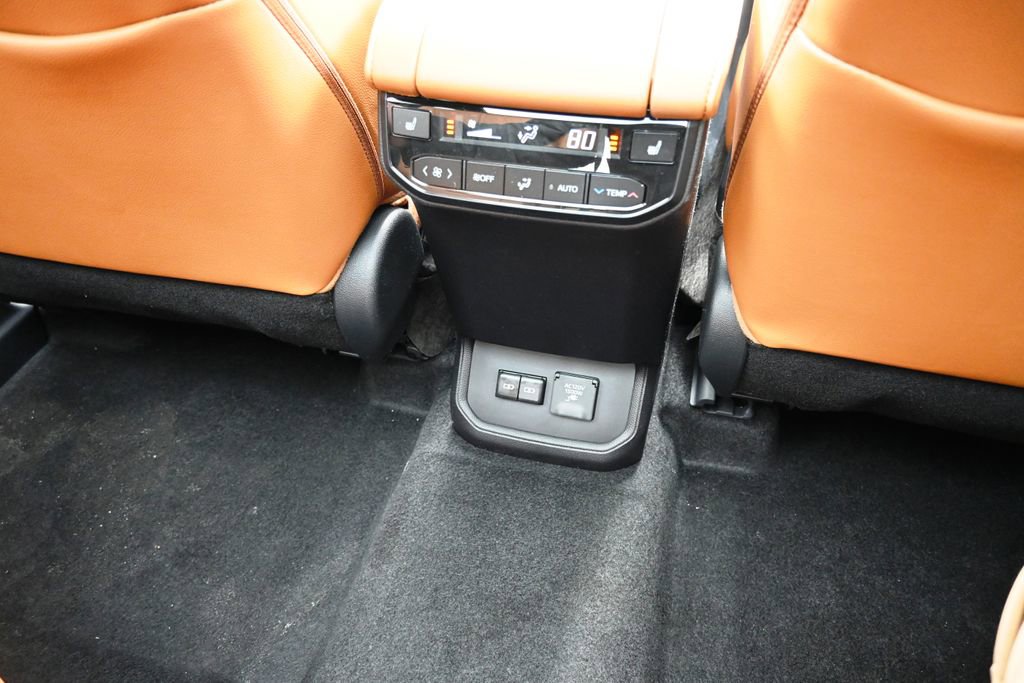 New 2026 Toyota Highlander Platinum image 21