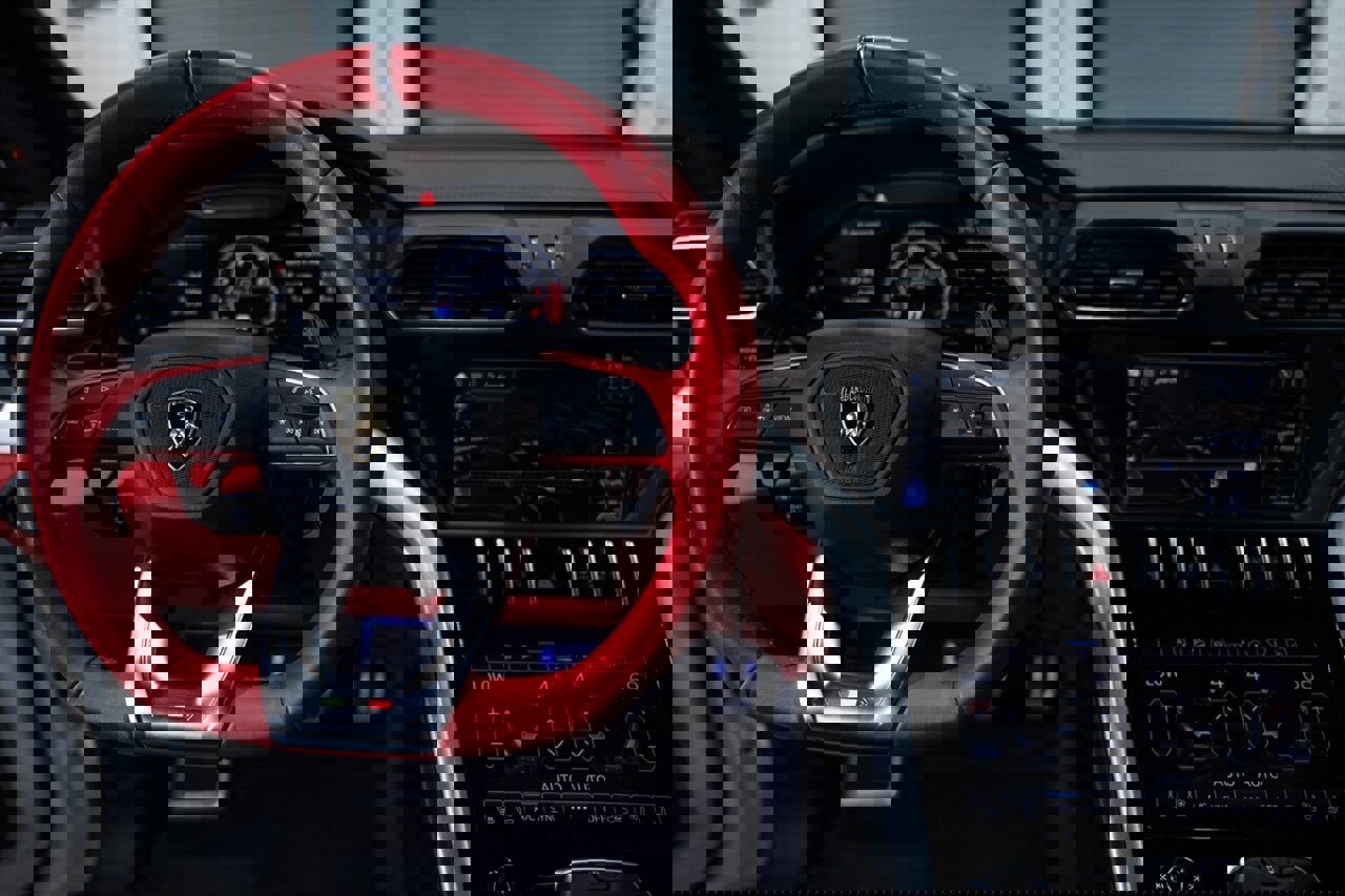 Used 2019 Lamborghini Urus image 22