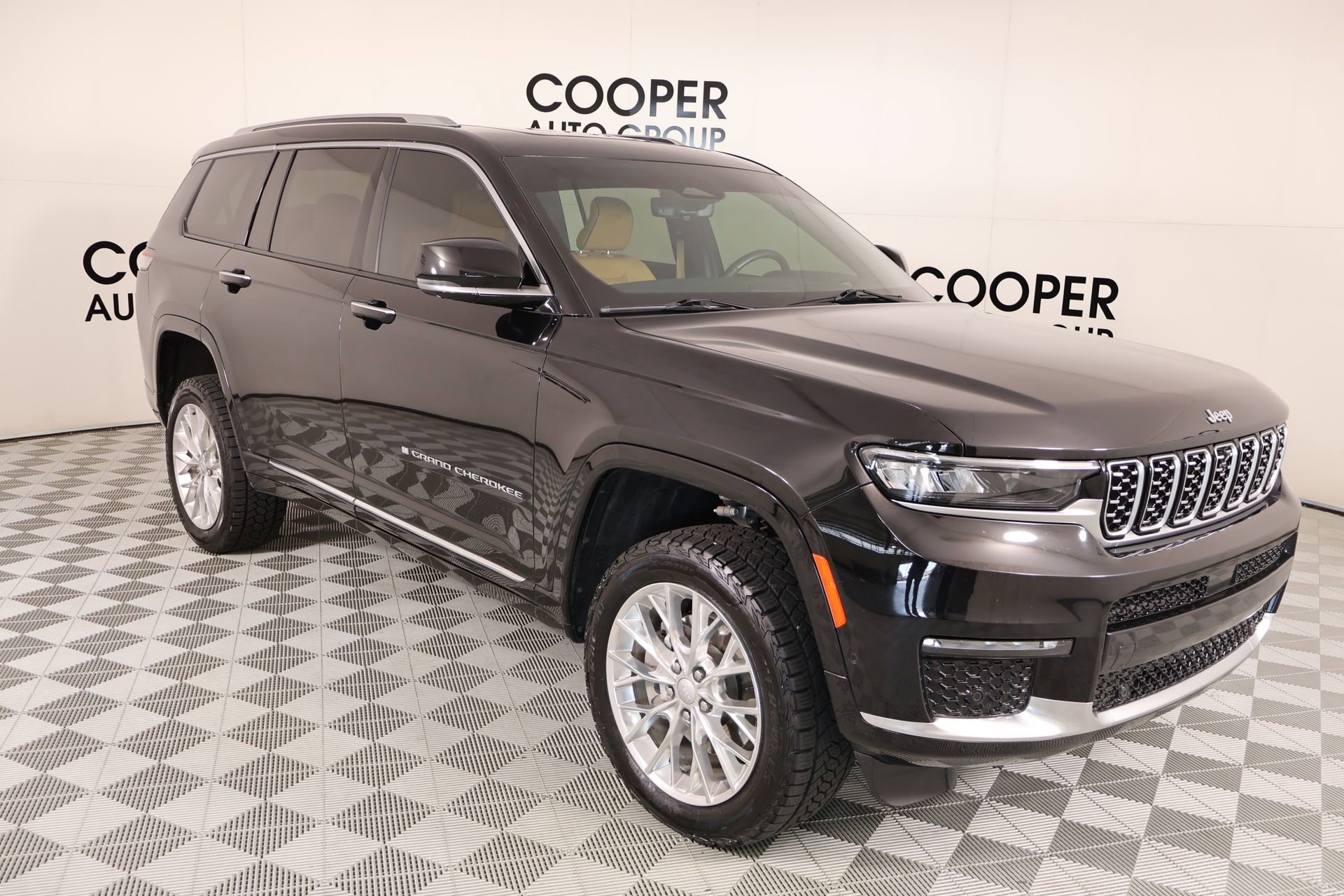 Used 2021 Jeep Grand Cherokee L Summit w/ Advanced Protech Group IV AWD/4WD image 1