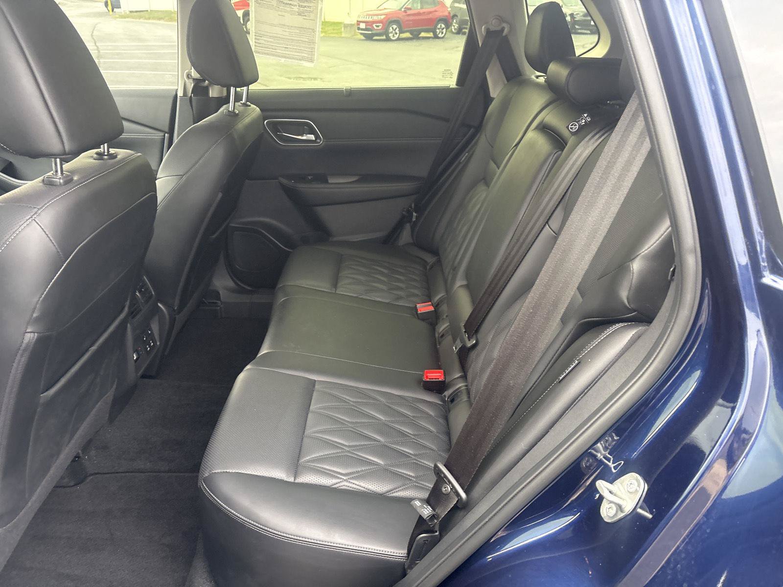 Used 2026 Nissan Rogue Platinum w/ Platinum Premium Package AWD/4WD image 10