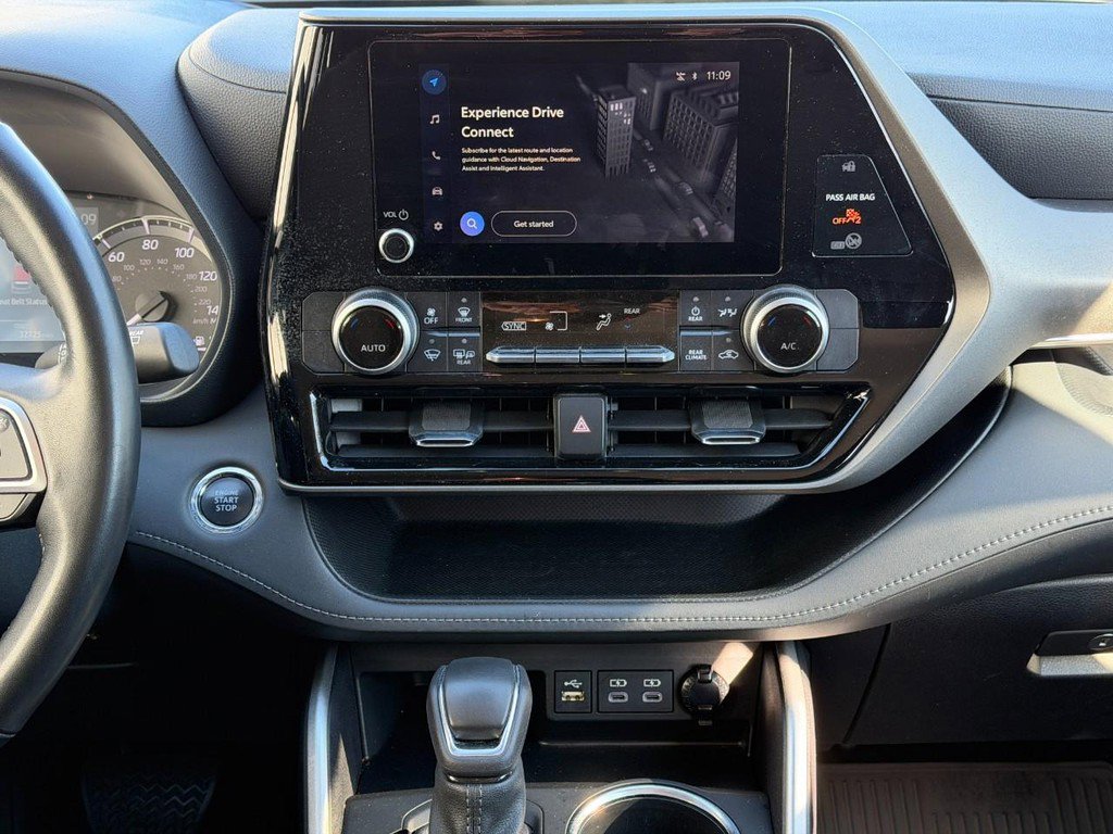 Used 2023 Toyota Highlander LE image 13