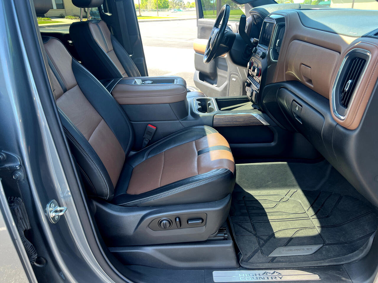 Used 2020 Chevrolet Silverado 1500 High Country w/ Technology Package image 14