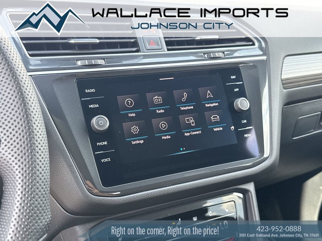 Certified 2024 Volkswagen Tiguan SEL R-Line AWD/4WD image 25