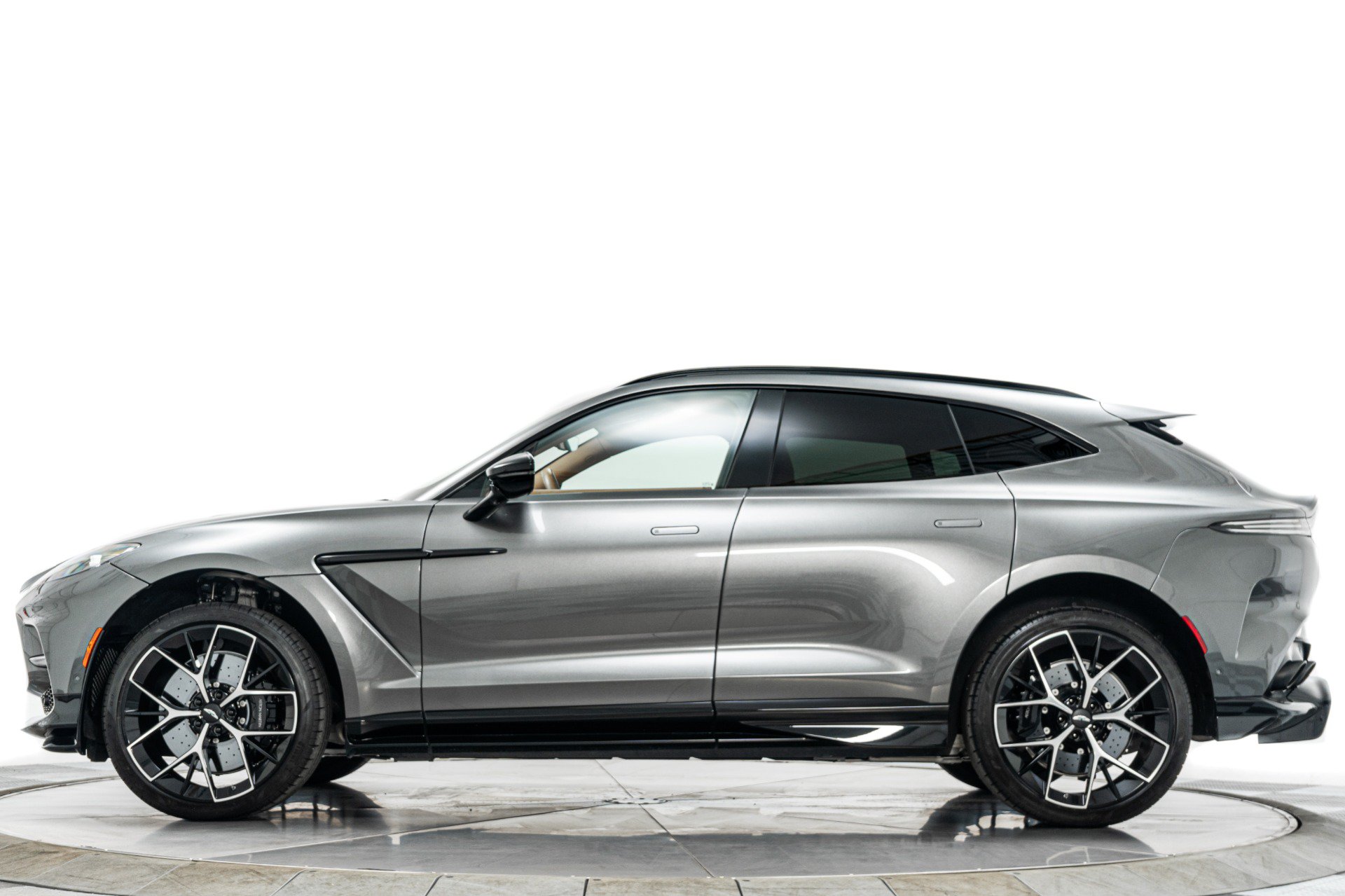 Used 2025 Aston Martin DBX 707 AWD/4WD image 6