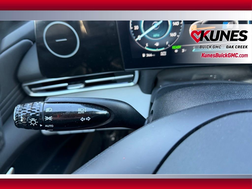 Used 2025 Hyundai Elantra Limited image 15