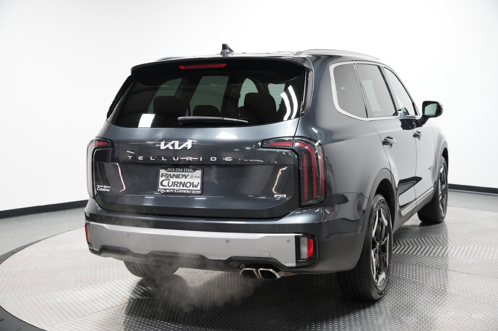 Used 2023 Kia Telluride EX w/ EX Captain's Chair Package image 8