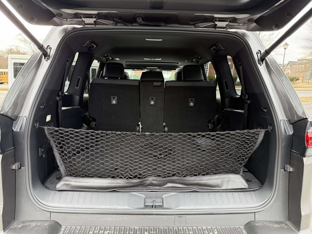 Used 2025 Lexus LX 600 4WD w/ Accessory Package (Z1) image 27