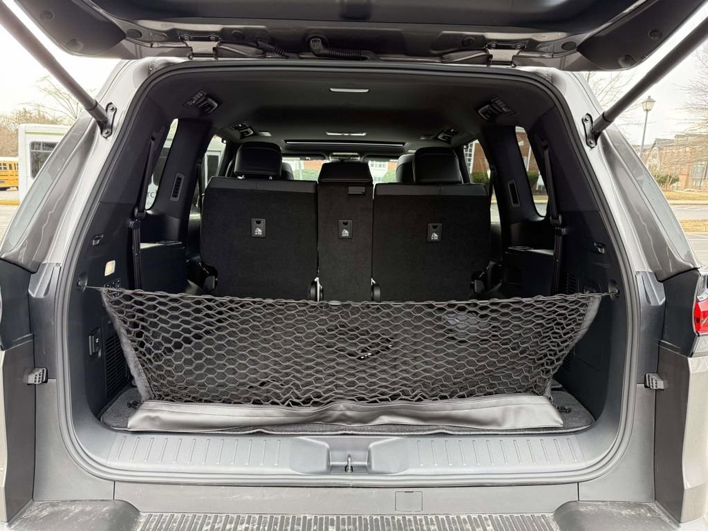 Used 2025 Lexus LX 600 4WD w/ Accessory Package (Z1) image 27
