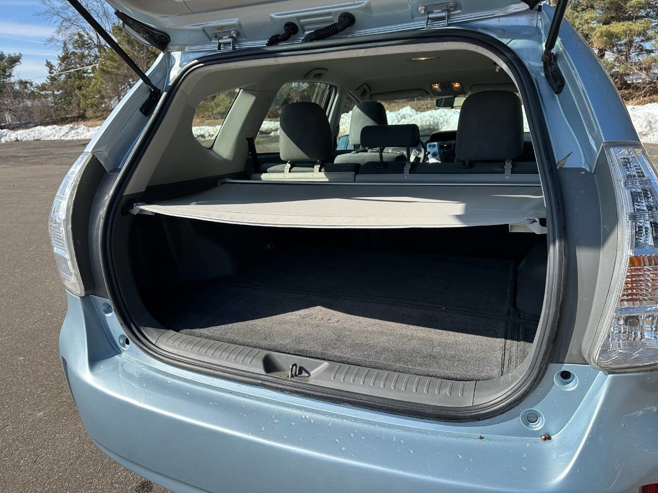 Used 2013 Toyota Prius V Three image 5
