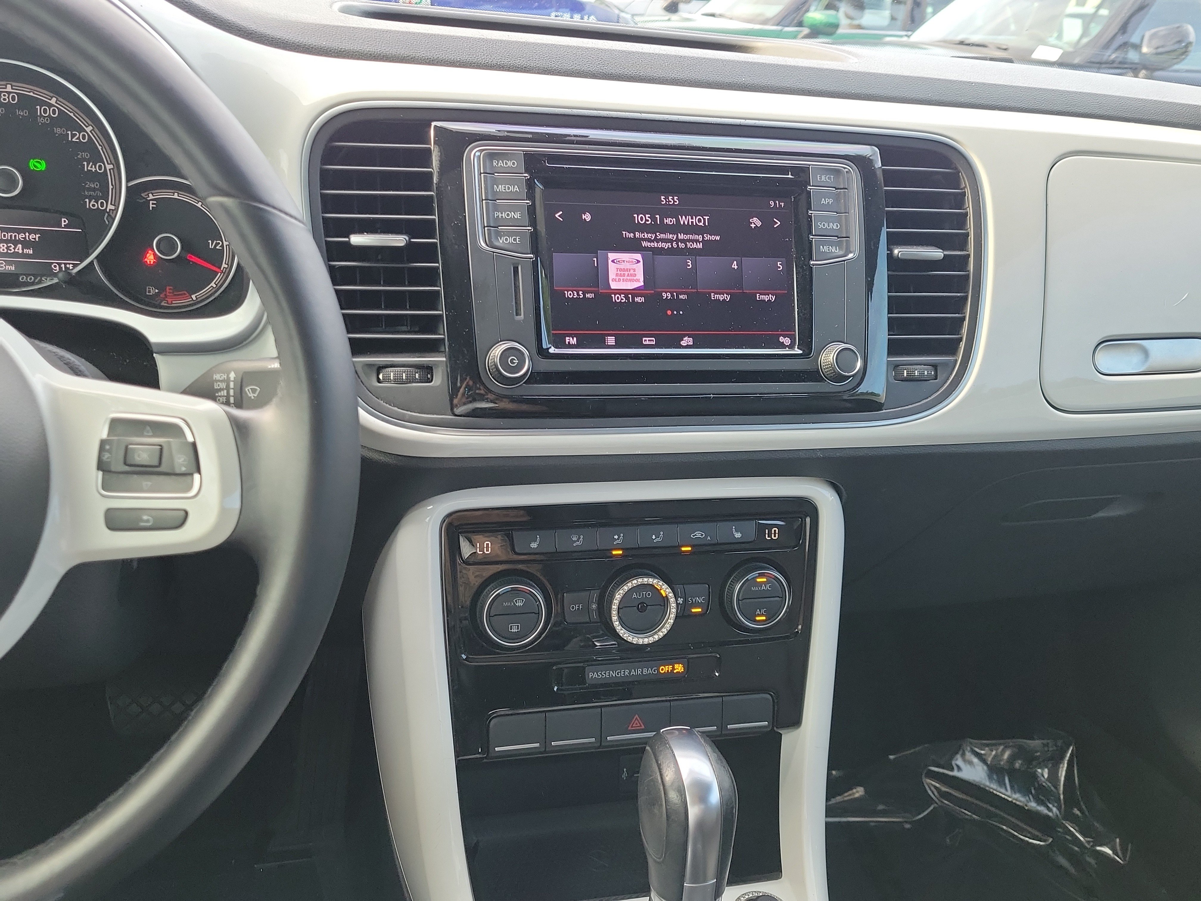 Used 2019 Volkswagen Beetle 2.0T SE FWD image 20