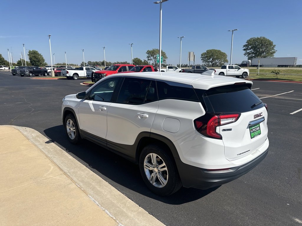 Used 2024 GMC Terrain SLE image 6
