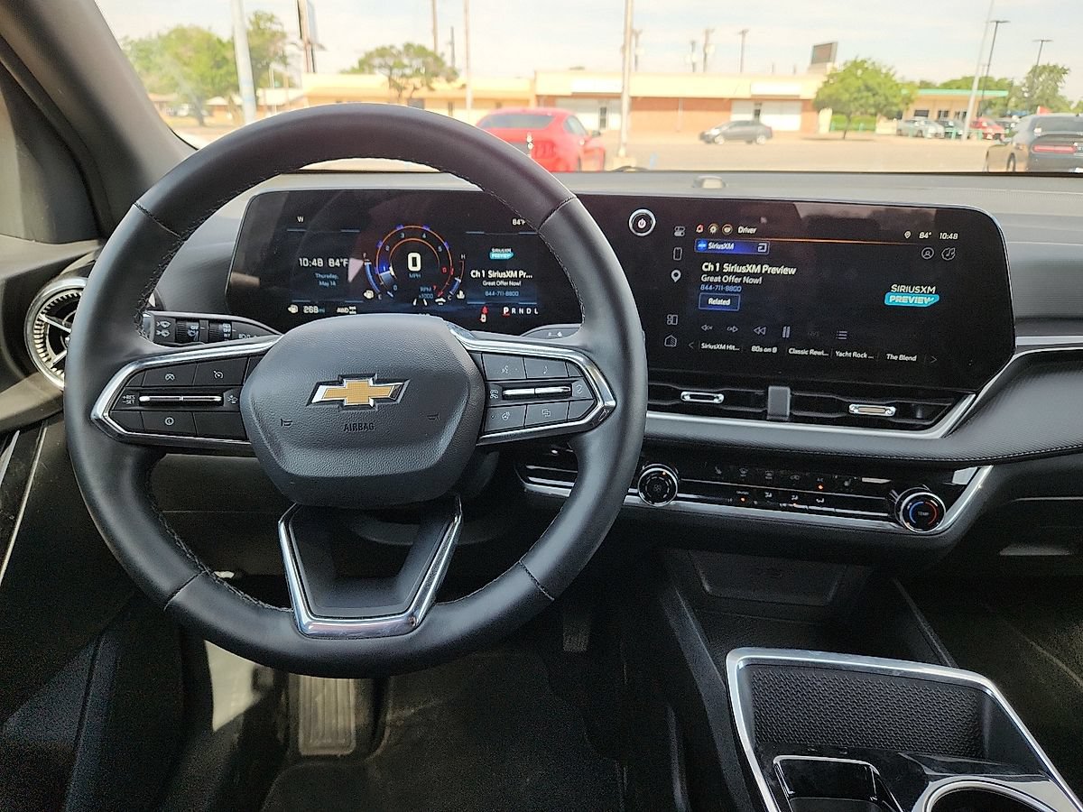 Used 2025 Chevrolet Equinox LT AWD/4WD image 6