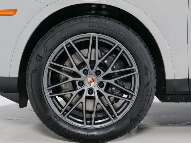 New 2026 Porsche Cayenne AWD/4WD image 33