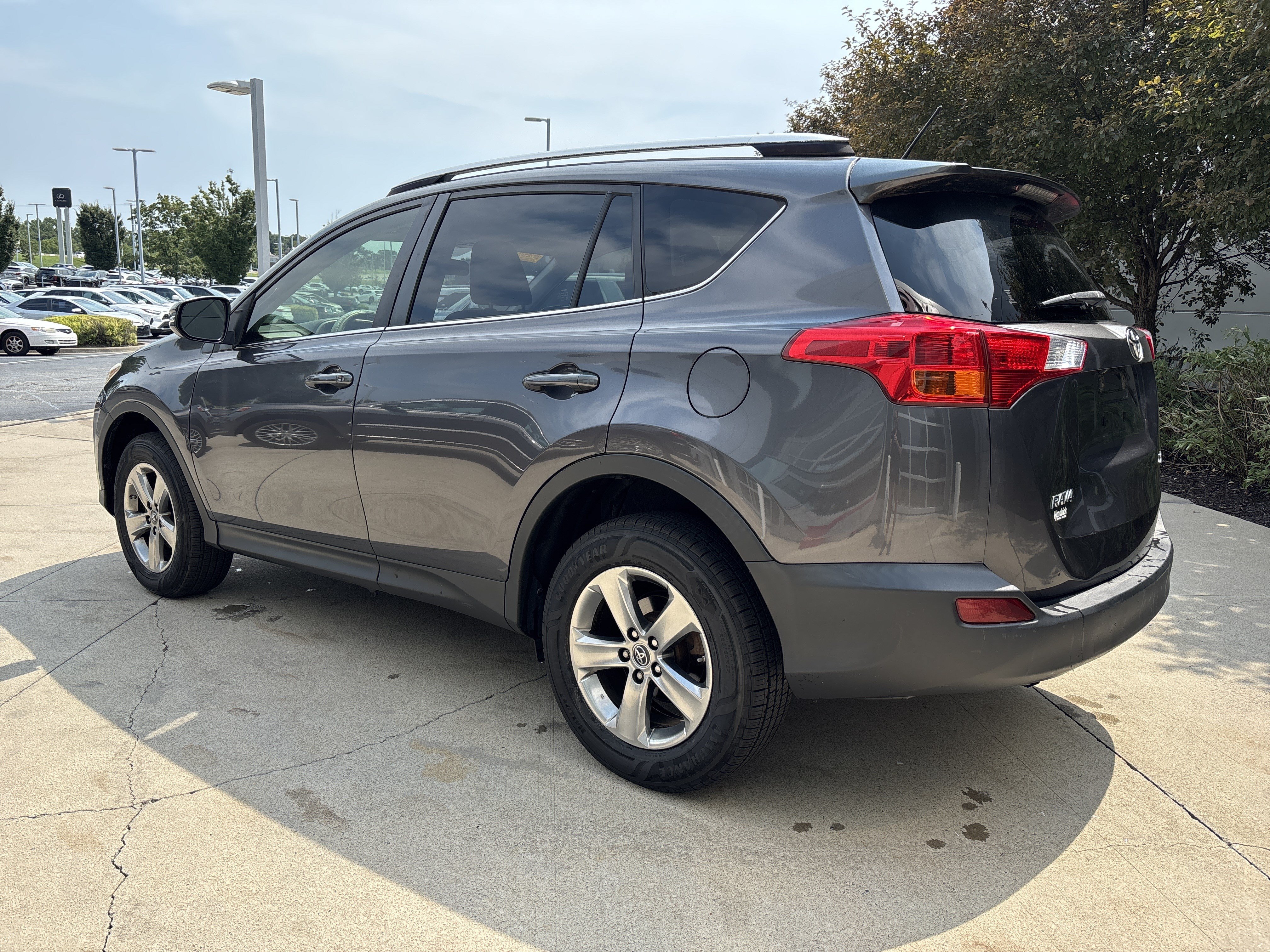 Used 2015 Toyota RAV4 XLE FWD image 7