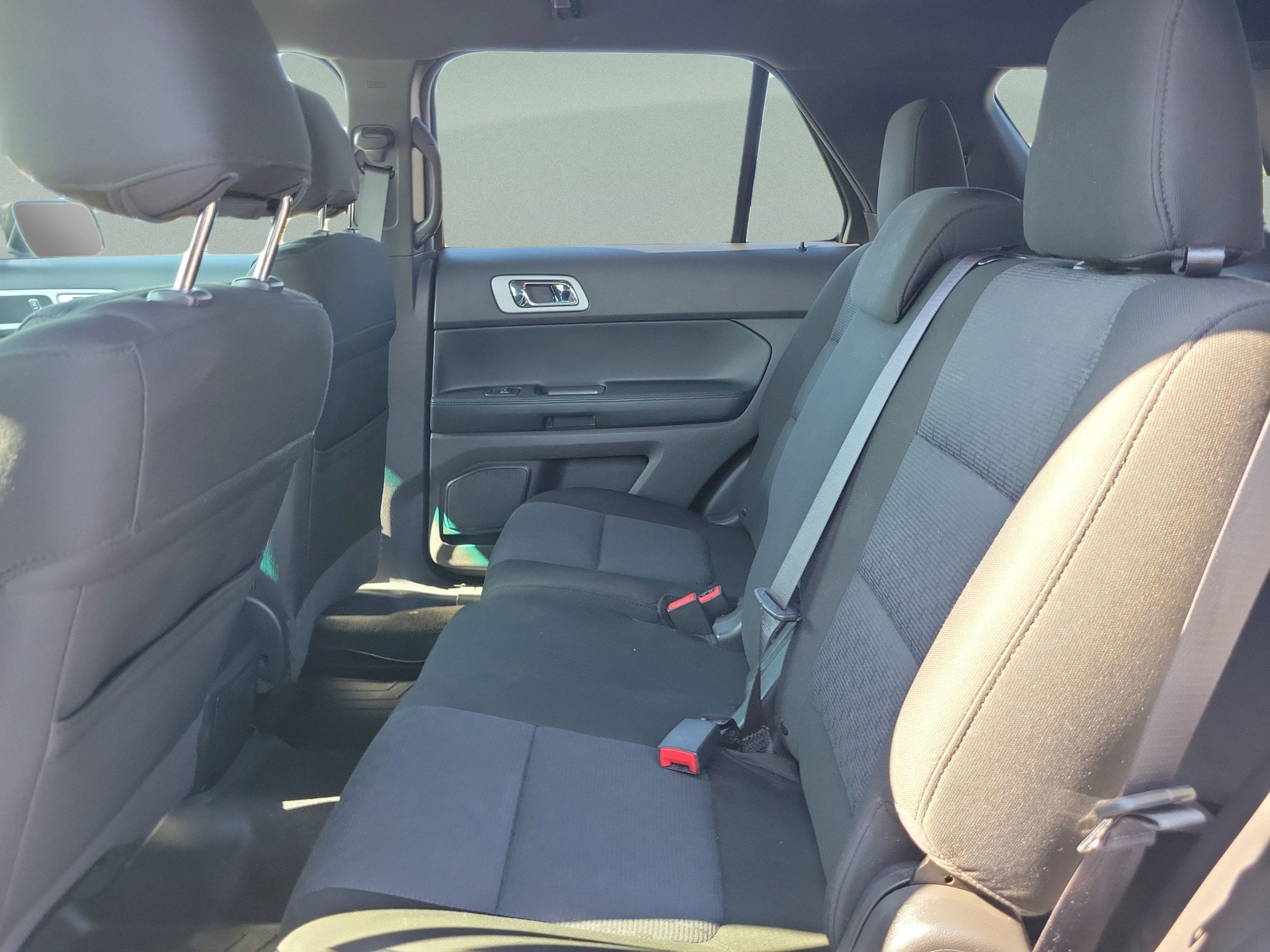 Used 2014 Ford Explorer XLT w/ Equipment Group 201A FWD image 8
