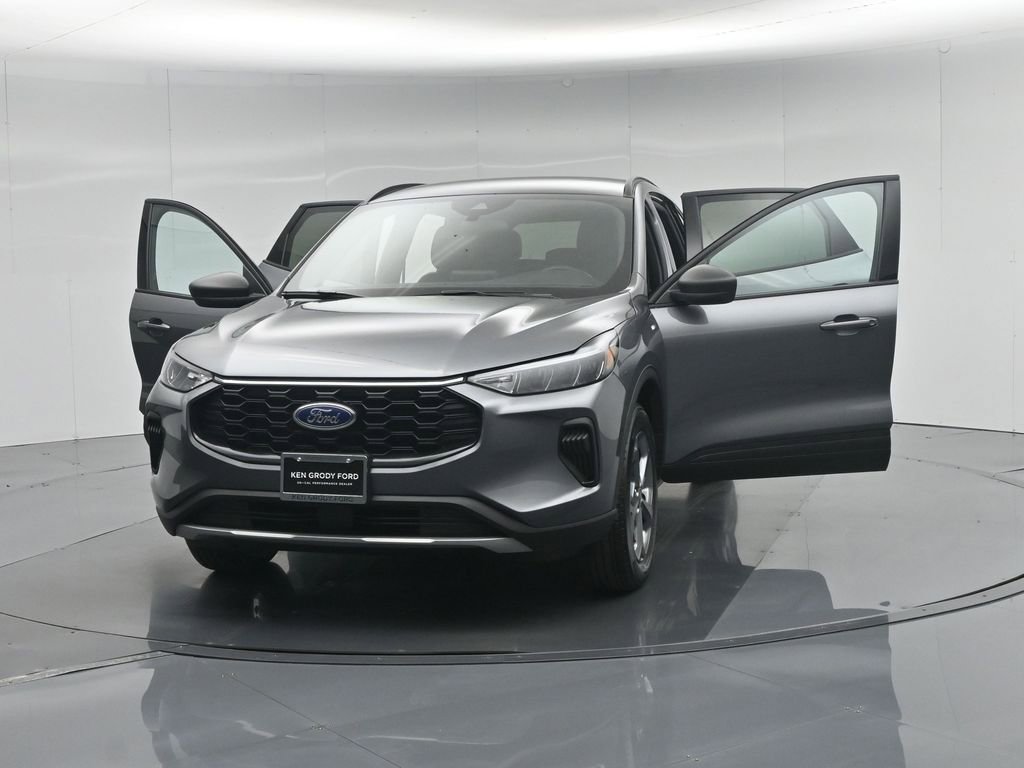 Certified 2025 Ford Escape ST-Line AWD/4WD image 58