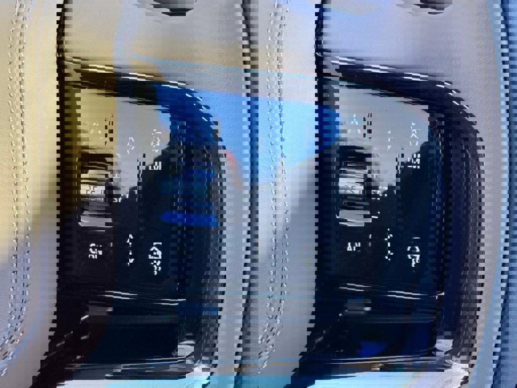 New 2025 Land Rover Range Rover Sport Dynamic SE image 17