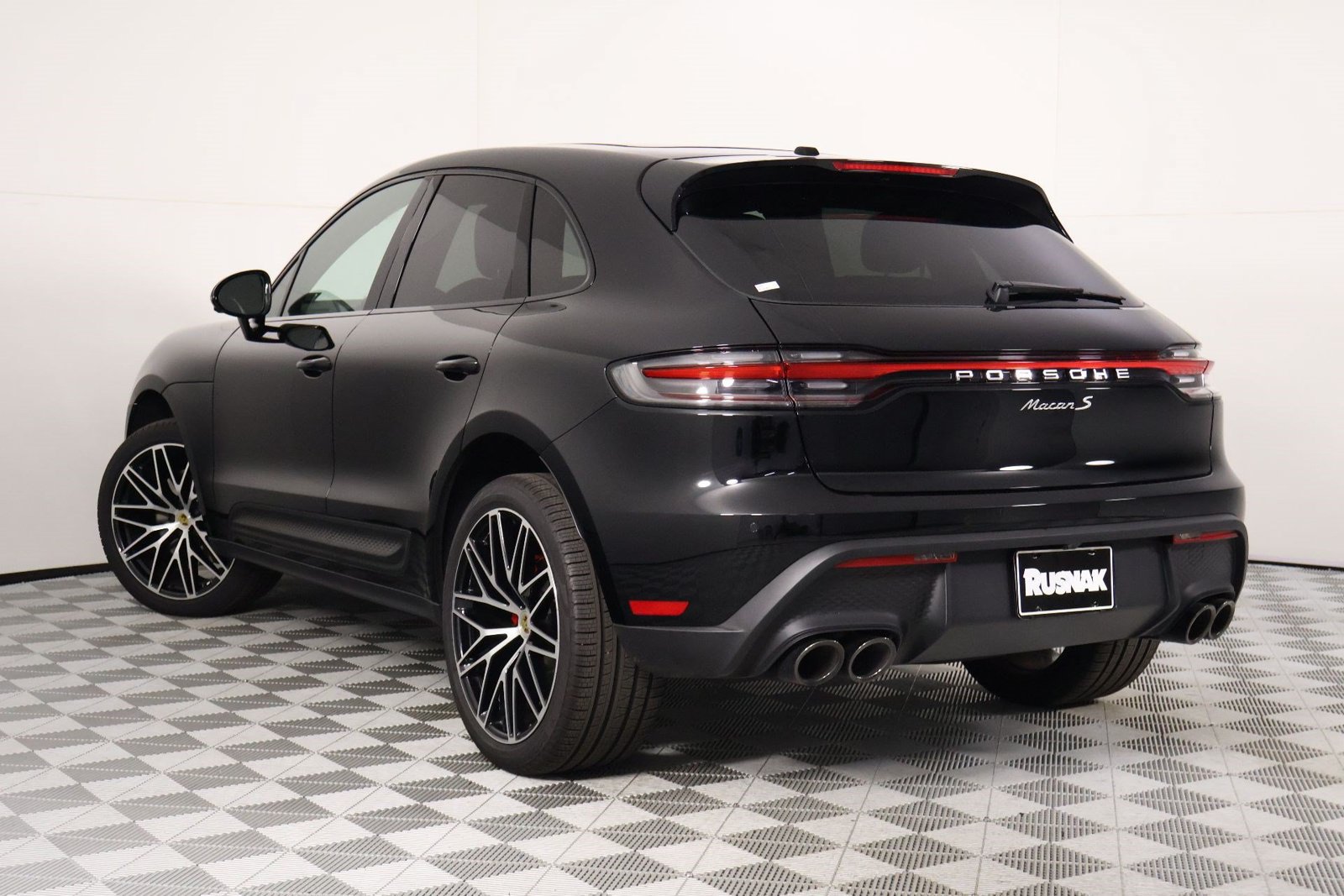 Certified 2026 Porsche Macan S AWD/4WD image 3