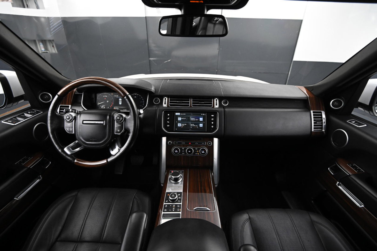 Used 2016 Land Rover Range Rover HSE image 17
