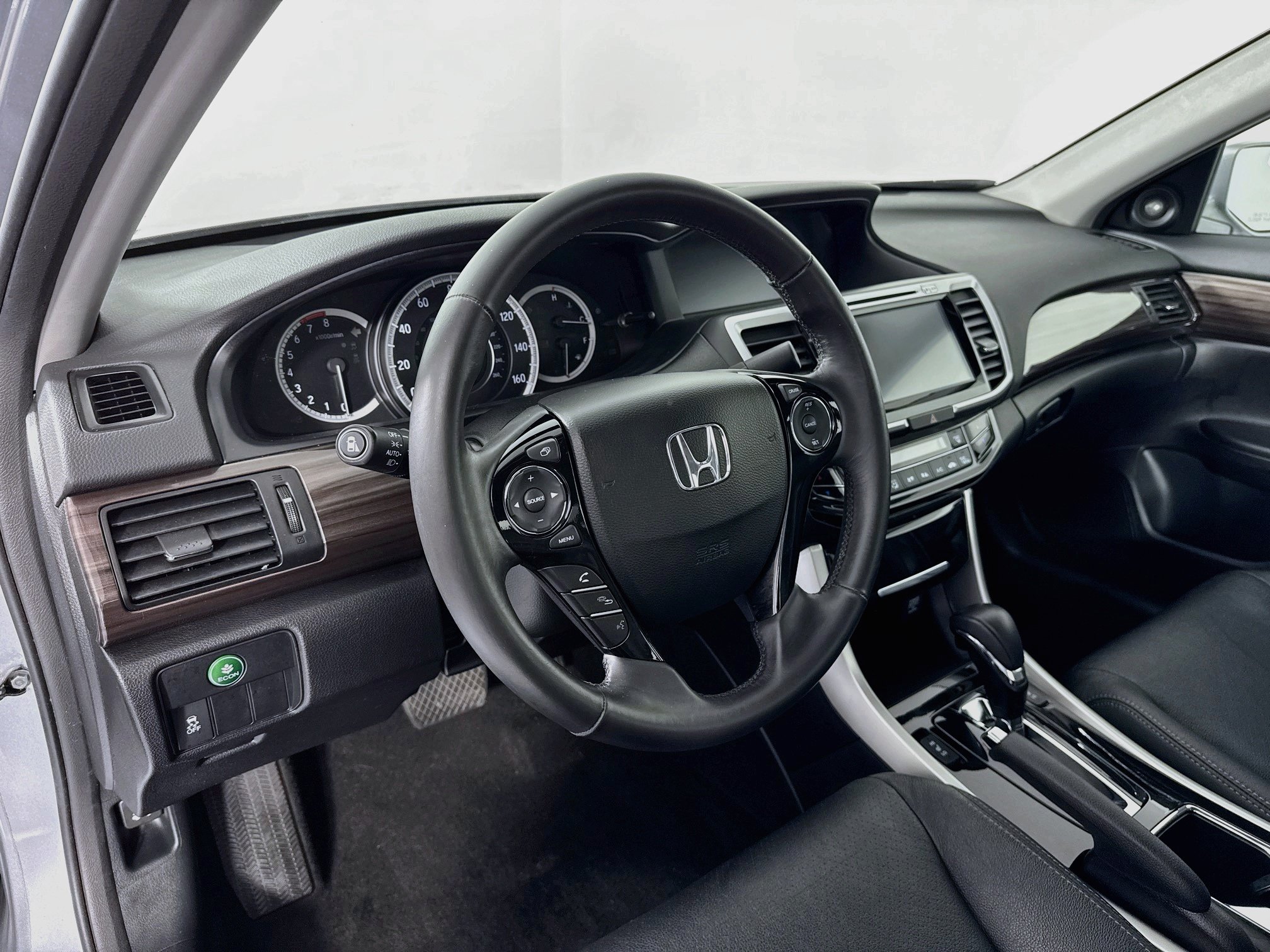 Certified 2017 Honda Accord EX-L image 9