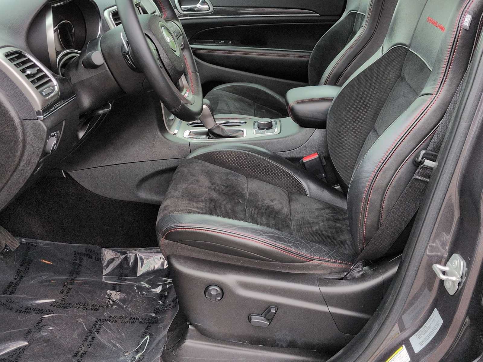 Used 2017 Jeep Grand Cherokee Trailhawk AWD/4WD image 17