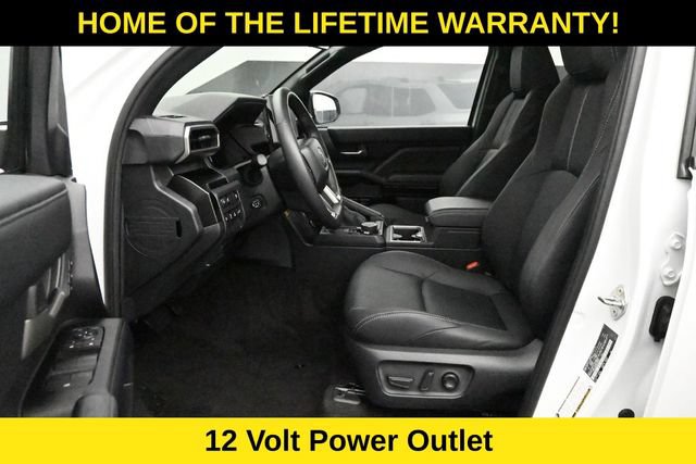 Used 2025 Toyota 4Runner Limited AWD/4WD image 14