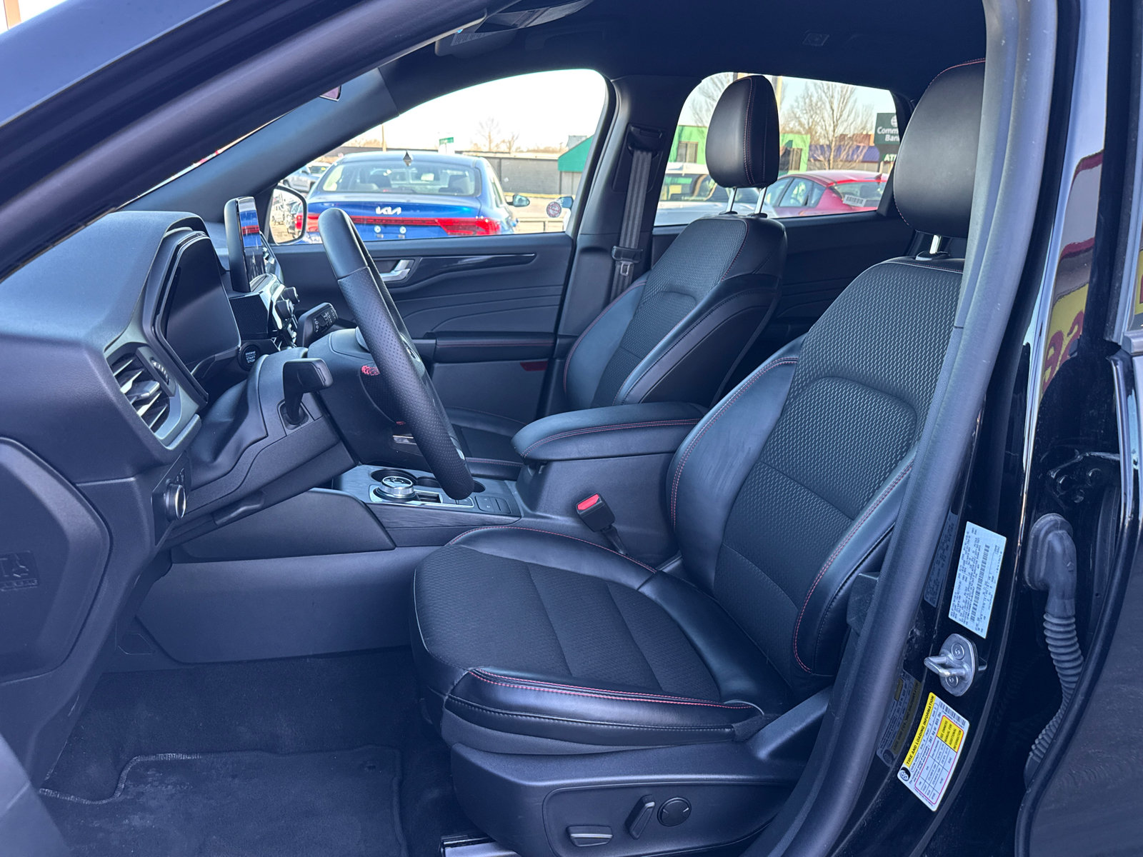 Used 2025 Ford Escape ST-Line AWD/4WD image 9