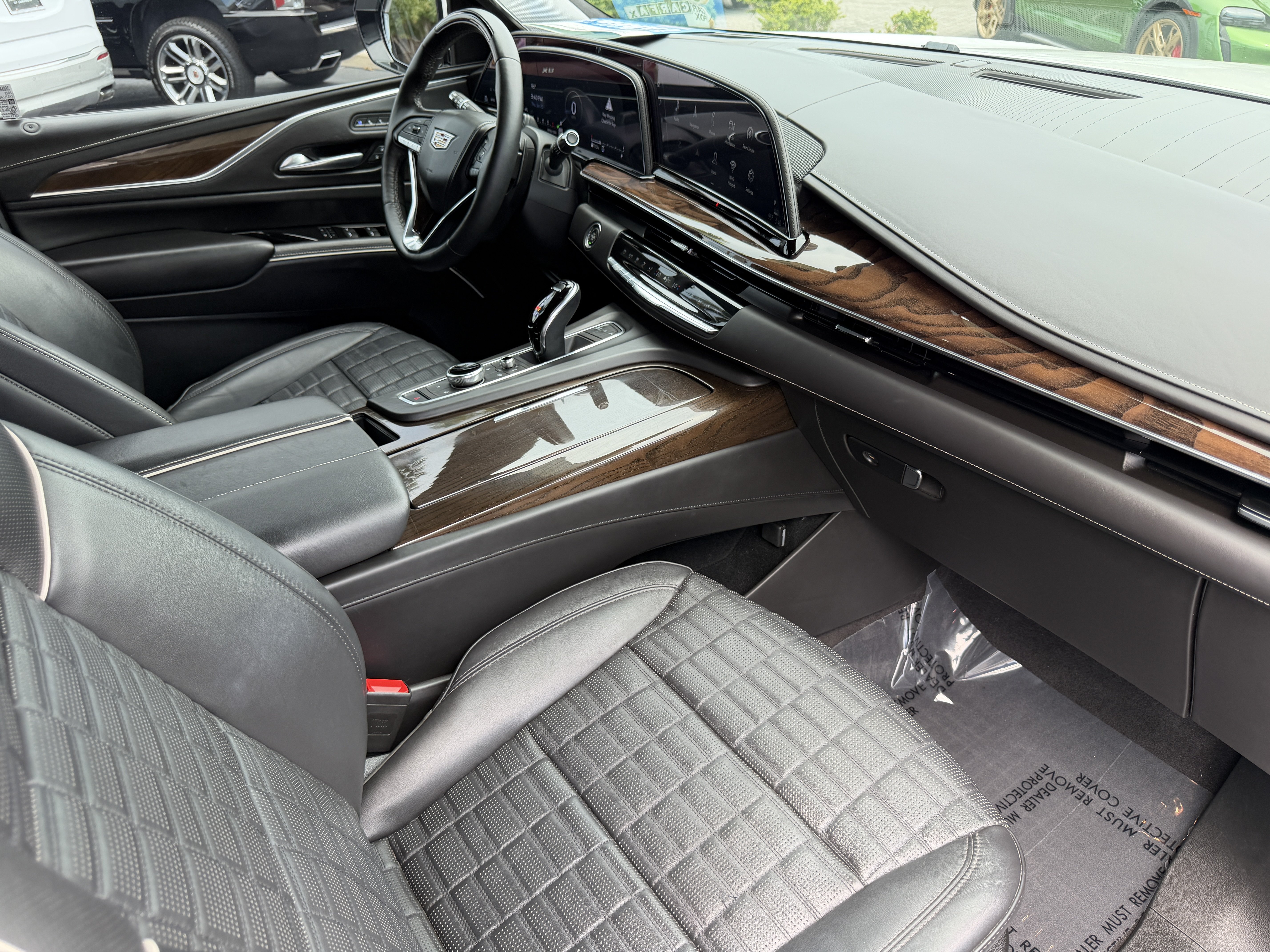 Certified 2023 Cadillac Escalade ESV Sport Platinum w/ LPO, ONYX Package AWD/4WD image 14