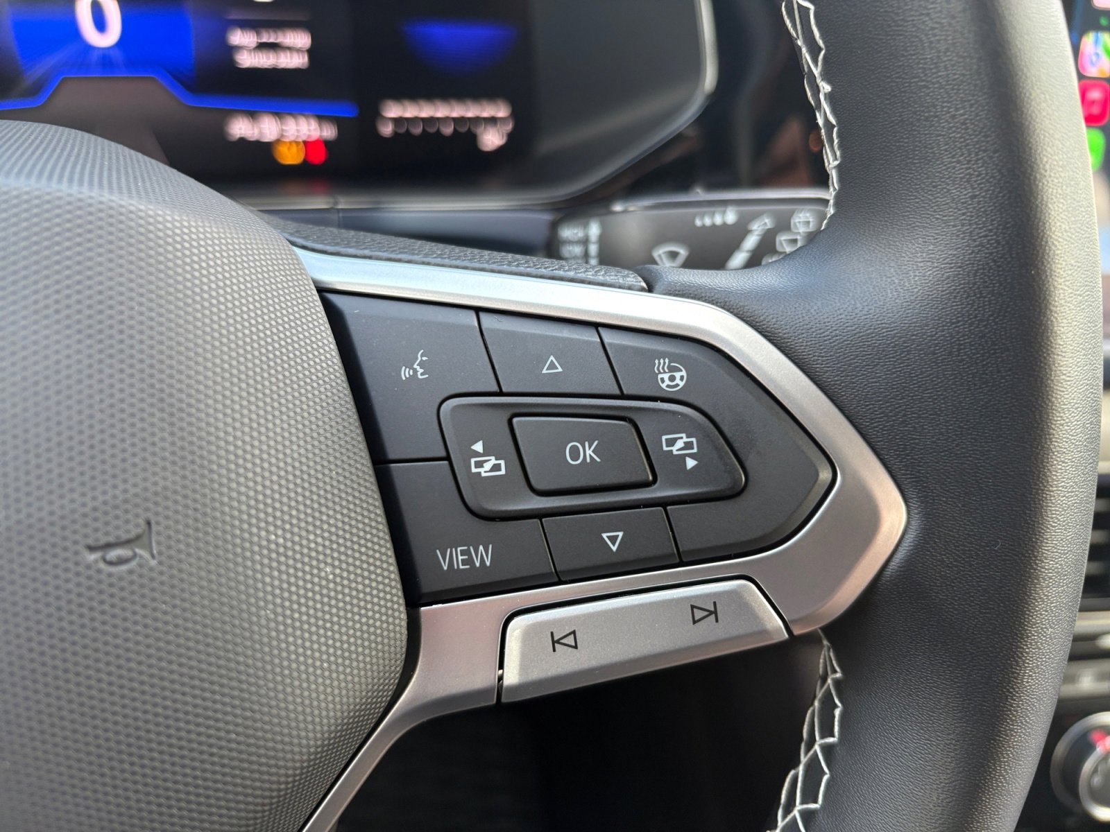 Certified 2023 Volkswagen Taos SE FWD image 22