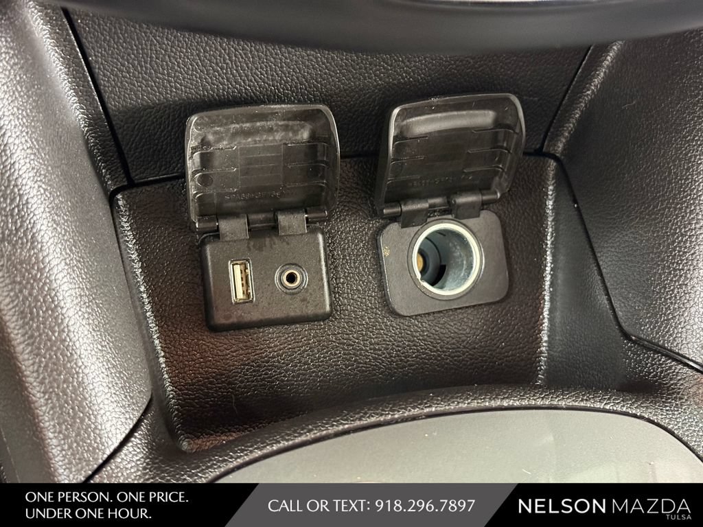 Used 2018 Chevrolet Cruze LT w/ Convenience Package FWD image 34