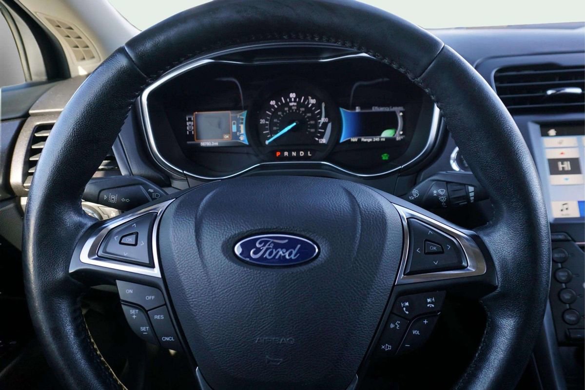 Used 2017 Ford Fusion Energi Titanium FWD image 29