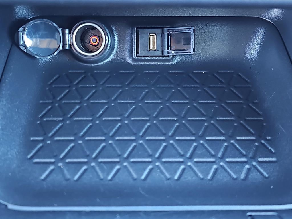 Used 2021 Toyota RAV4 XLE image 25