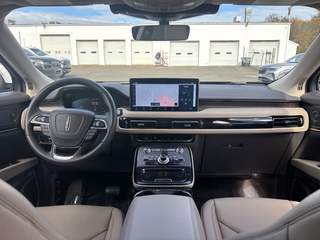 Certified 2022 Lincoln Nautilus Reserve w/ Luxury Package image 18