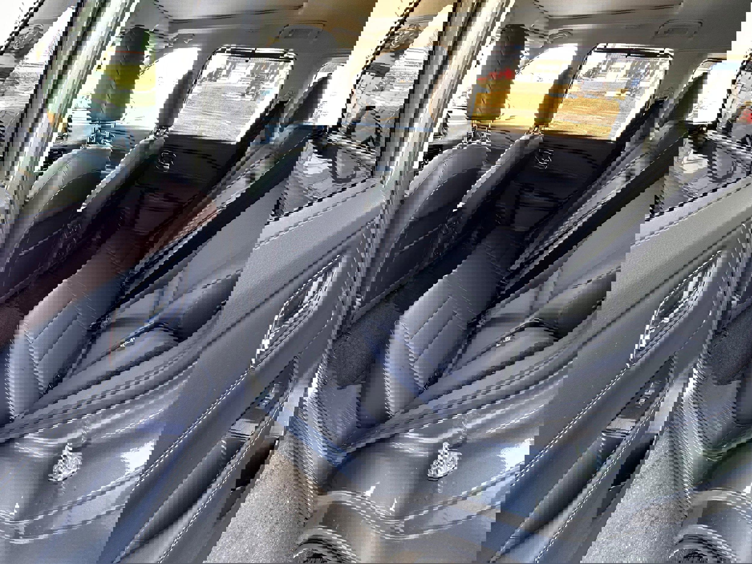 Used 2021 Nissan Rogue SV w/ Premium Package image 10