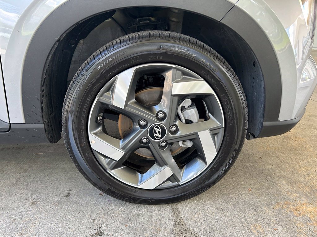 Used 2026 Hyundai Venue SEL FWD image 20