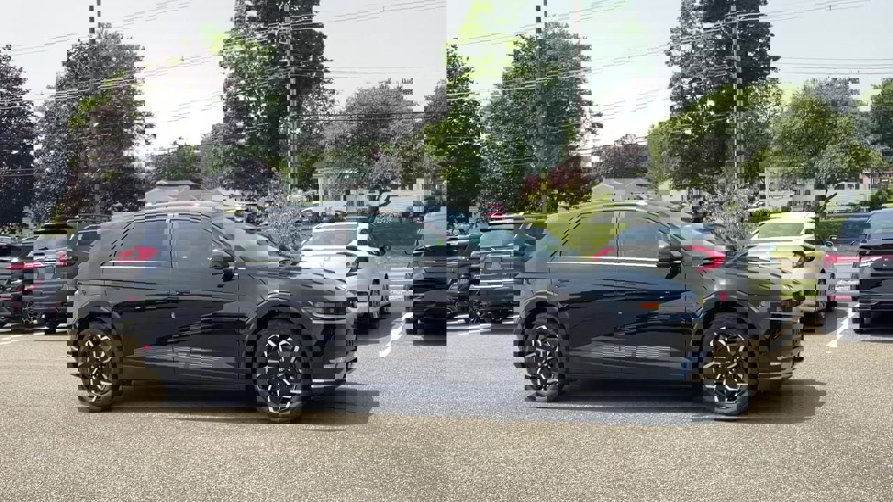 Used 2023 Hyundai Ioniq 5 SE w/ Cargo Package image 4