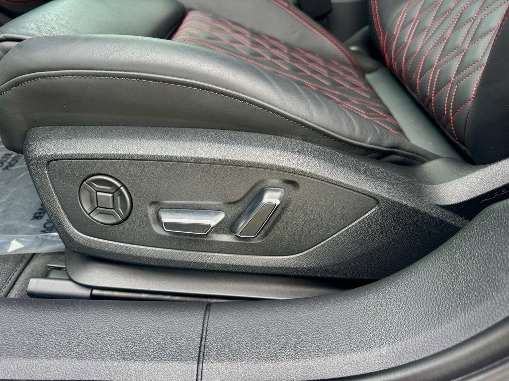 Used 2025 Audi S6 Prestige w/ Prestige Package image 13