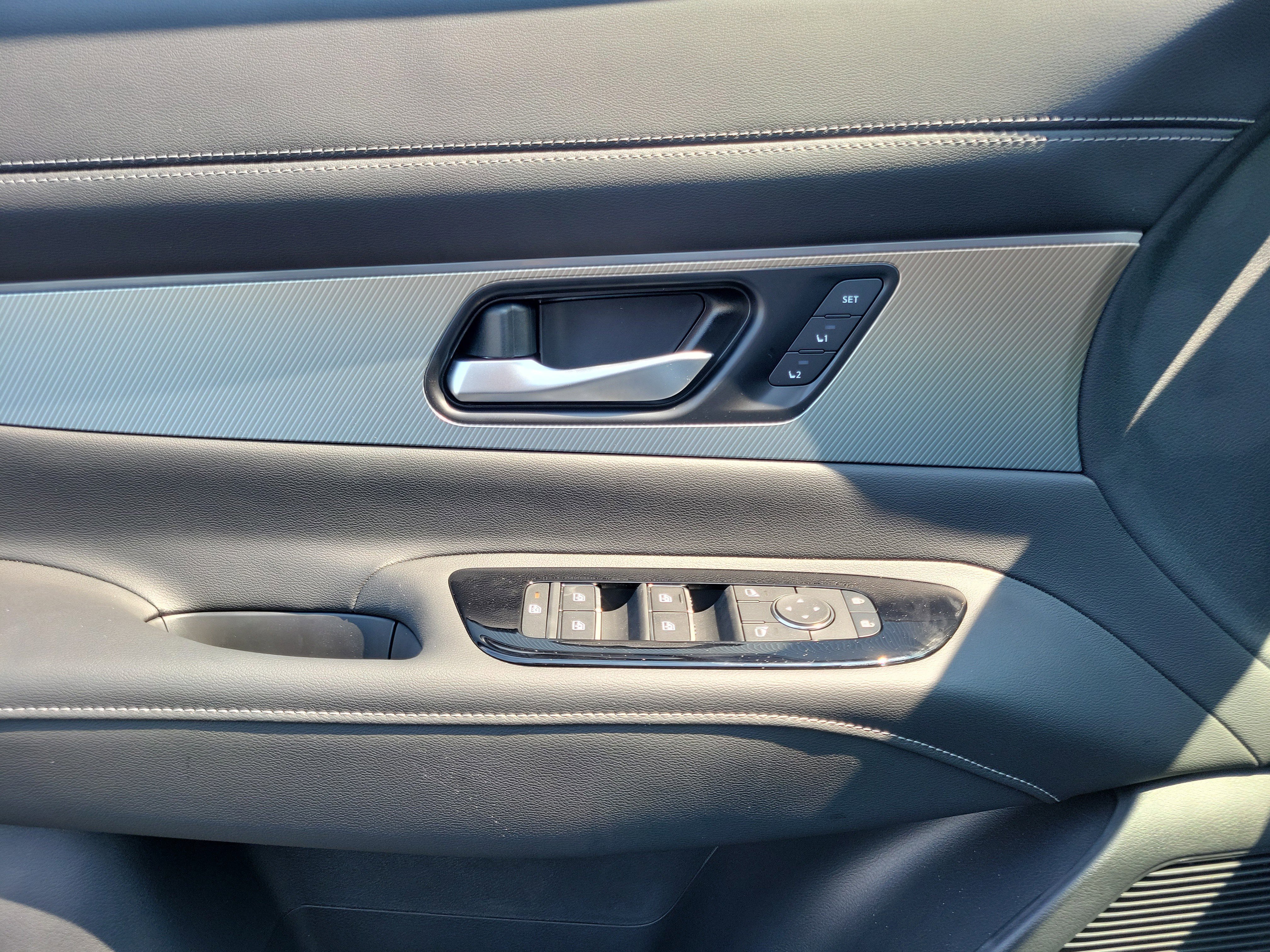 Used 2025 Nissan Murano SL w/ Cargo Package image 17