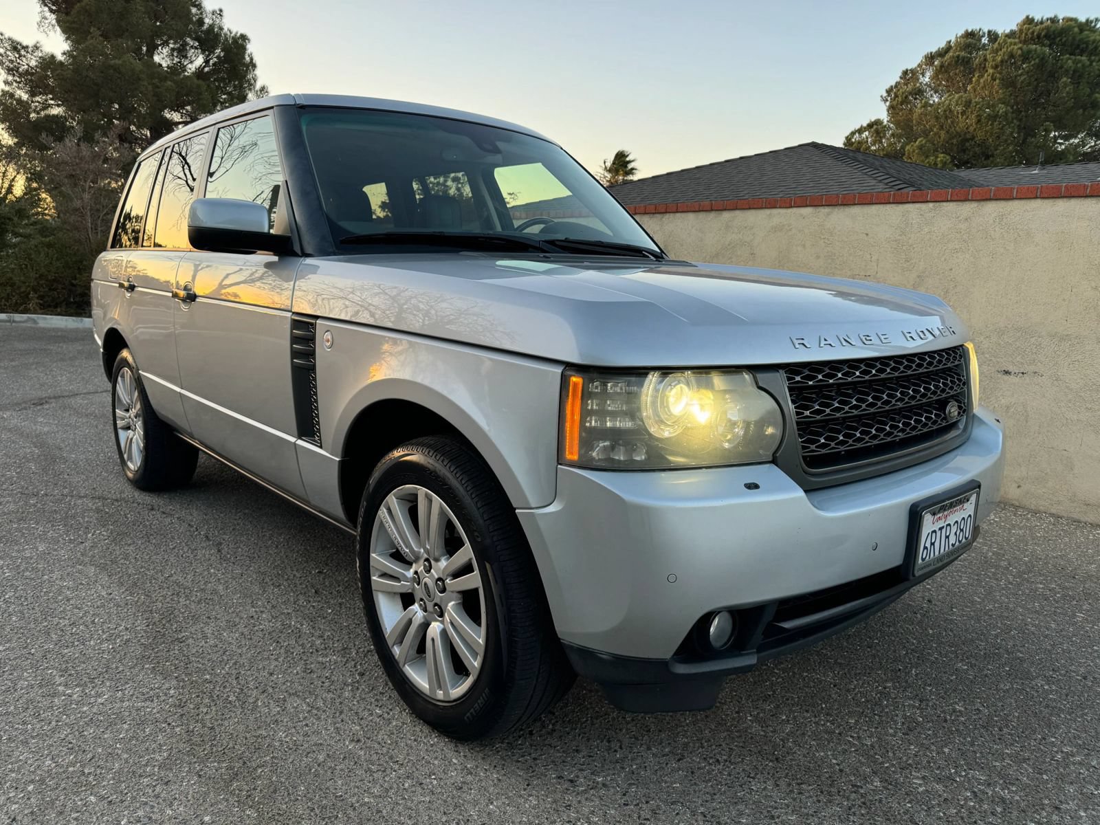 Used 2011 Land Rover Range Rover HSE LUX