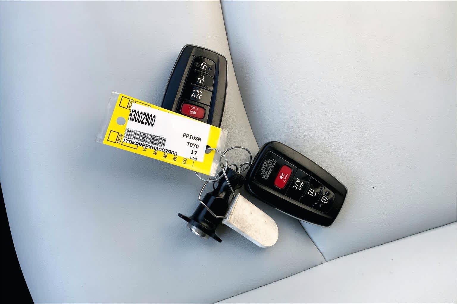 Used 2017 Toyota Prius Prime Advanced FWD image 15