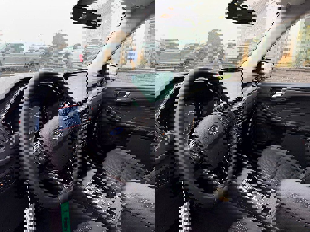 New 2026 Ford Escape SE FWD image 8