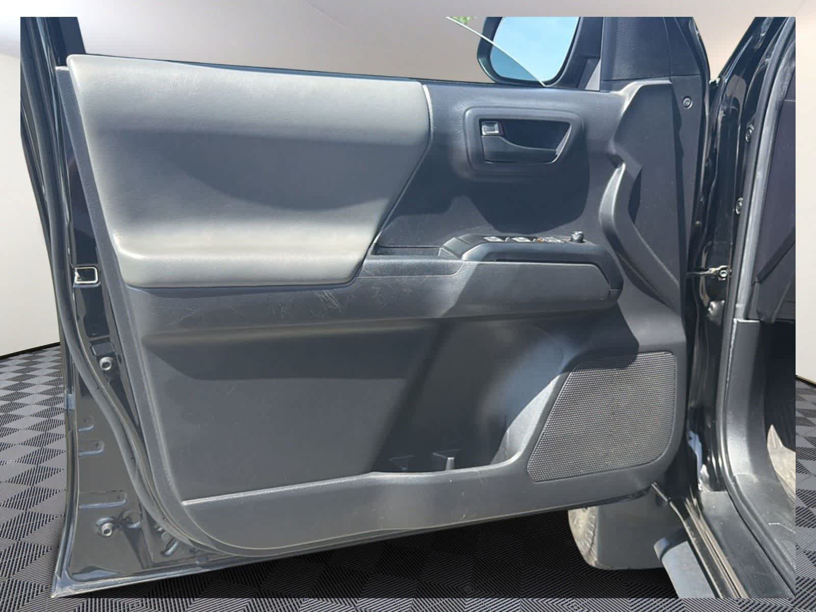 Used 2023 Toyota Tacoma SR AWD/4WD image 10