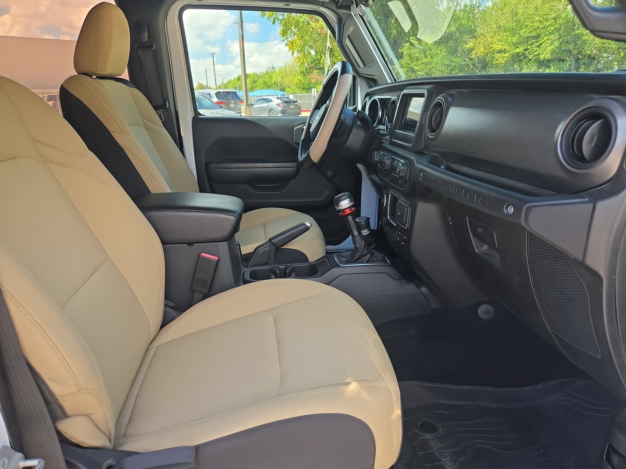 Used 2022 Jeep Wrangler Sport AWD/4WD image 25