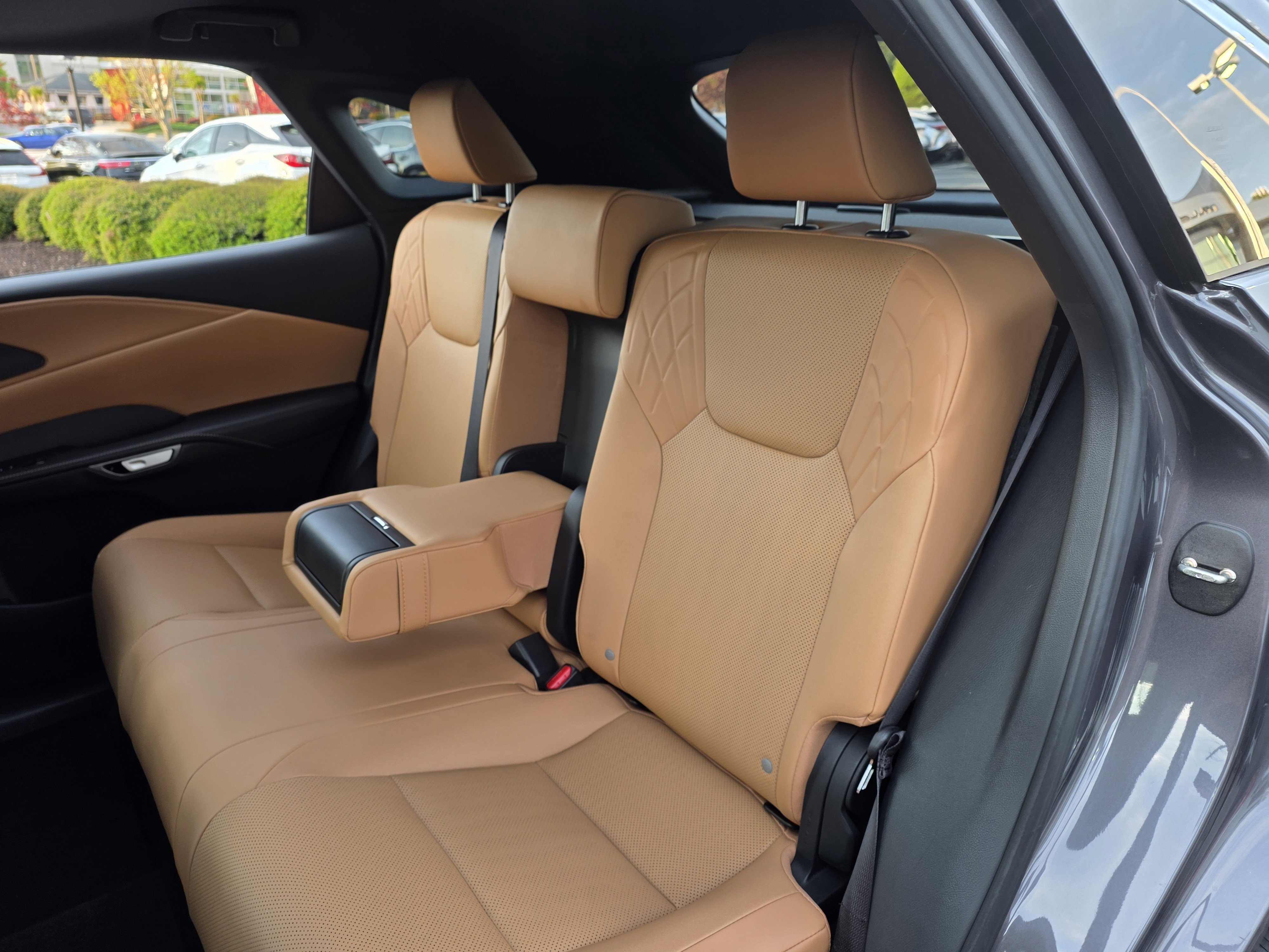 Used 2025 Lexus RX 350 Premium w/ Accessory Package (Z1) image 23