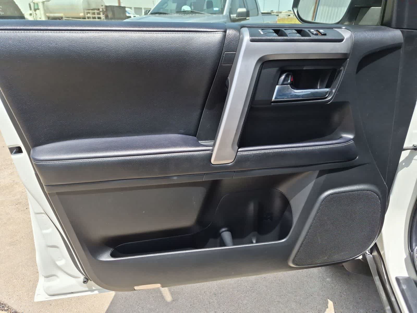 Used 2022 Toyota 4Runner SR5 Premium w/ Moonroof Package AWD/4WD image 22
