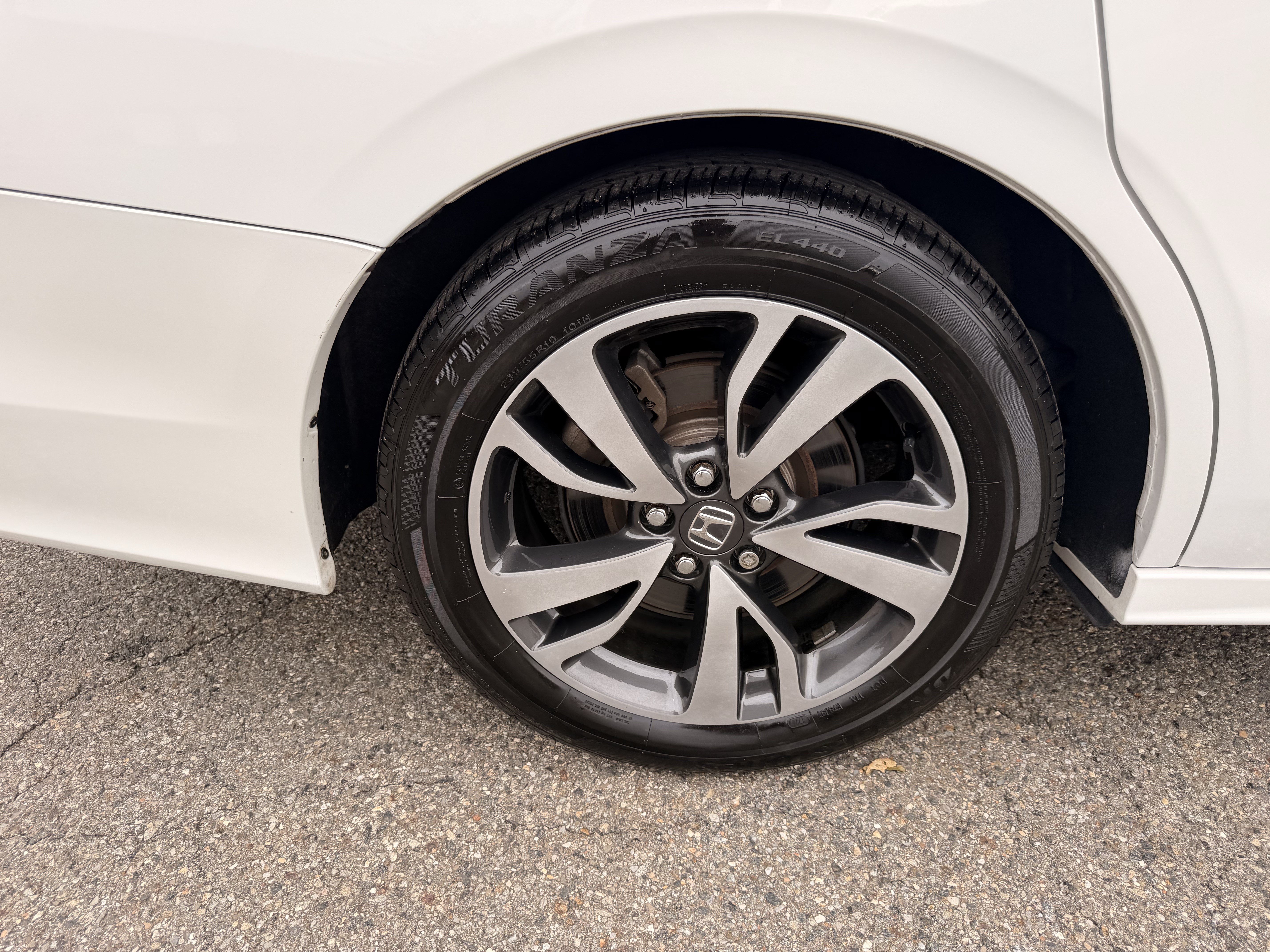 Certified 2024 Honda Odyssey Touring image 8