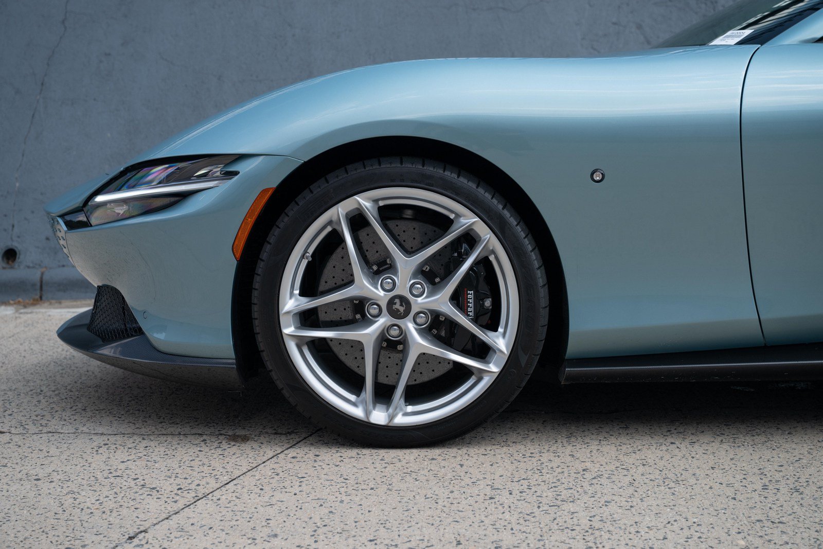 Used 2024 Ferrari Roma Spider RWD image 29