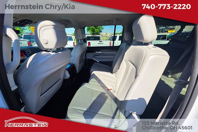 Used 2024 Jeep Wagoneer L Series II w/ Flexible Seating Group AWD/4WD image 25